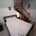 Zoe's *